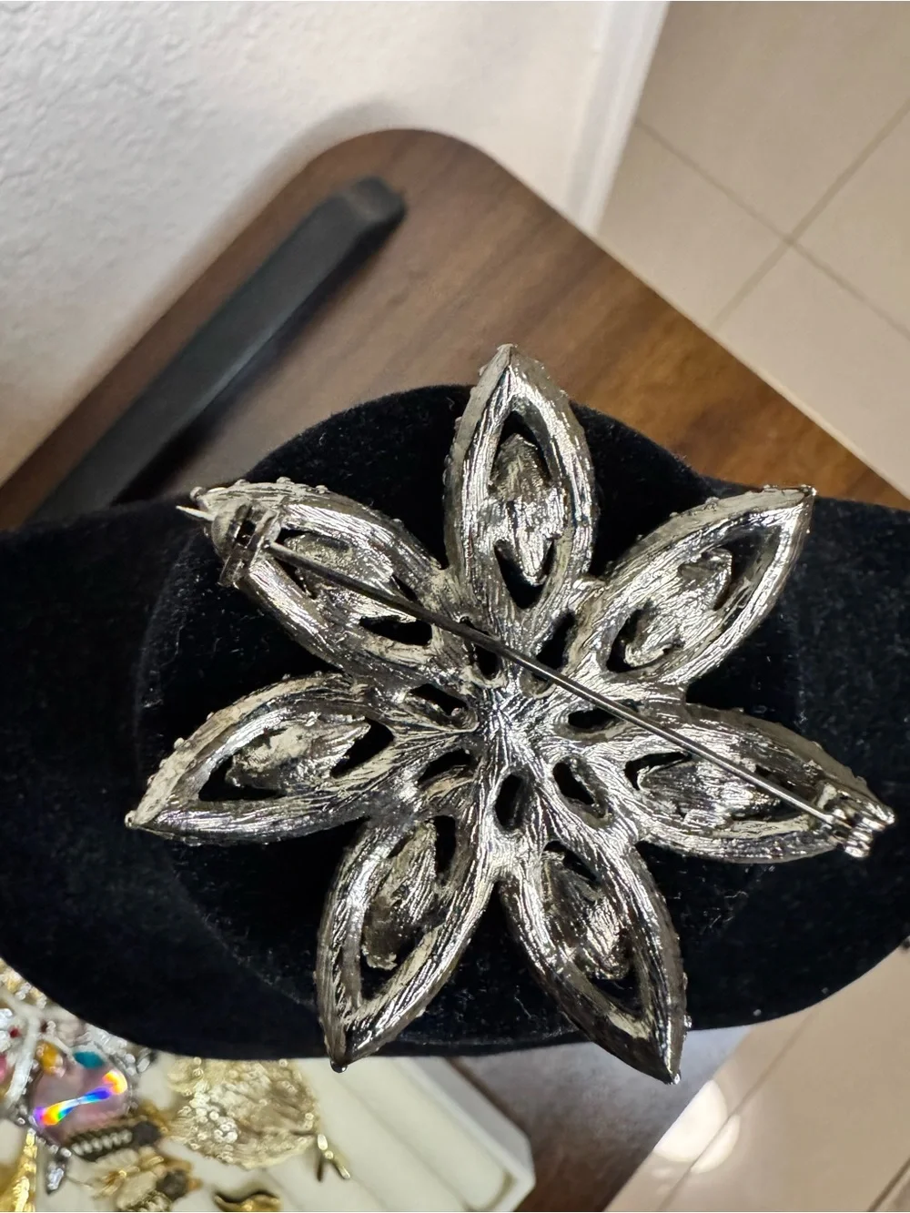 Red Crystal Floral Brooch - Elegant Women's Jewelry